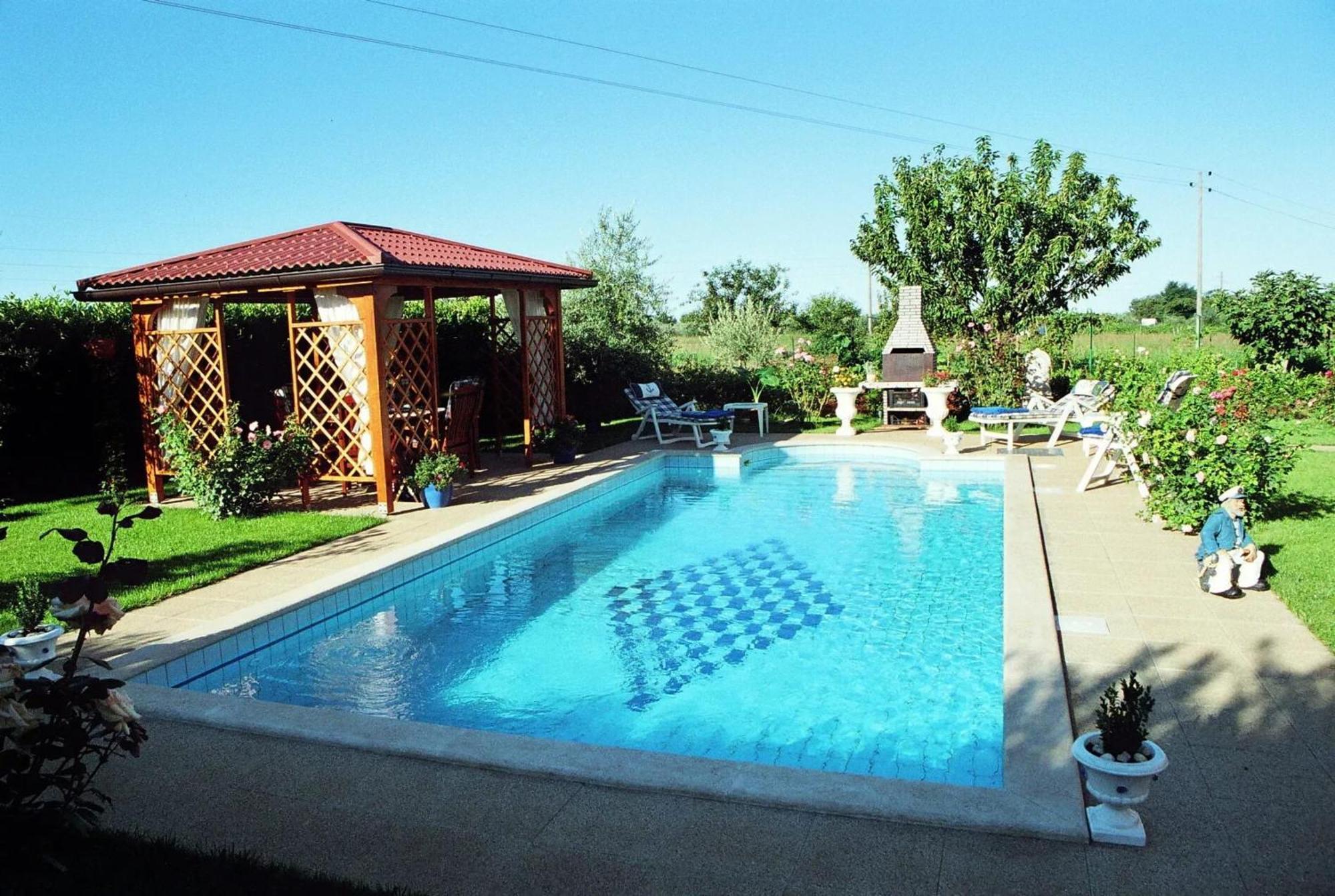 Villa Charming In With Private Pool