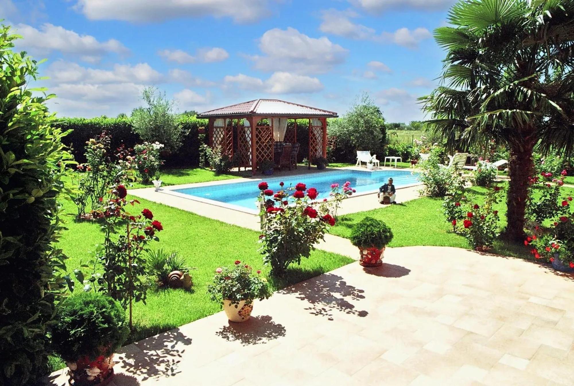 Charming In With Private Pool Villa Umag
